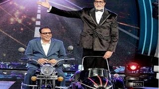 Amitabh Bachchan and Dharmendra recreate the iconic JaiVeeru scene from Sholay [upl. by Ellatsirhc]