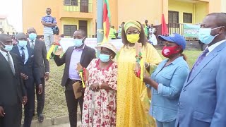 LOGEMENTS SOCIAUX 50 FAMILLES RECOIVENT LEURS CLÉS A DOUALA [upl. by Ottinger]