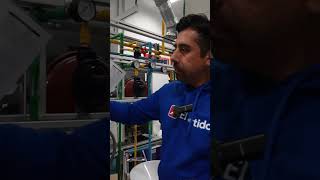 CLIENTE CON PROBLEMAS DE FALTA DE AGUA CALIENTE AL BAÑARSE Calentador Boiler plomeria plomero [upl. by Edgard]