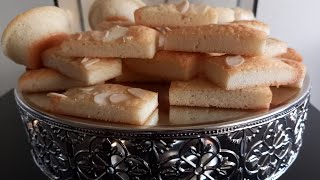 الفينوسيي باللوز حلويات بريستيج Financier aux amandes facile à réaliser [upl. by Rhianna]