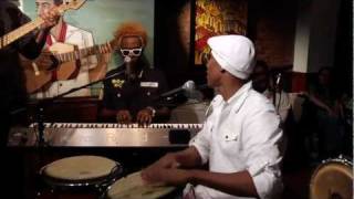 Unforgettable Live Performance Pedrito Martinez Group  La Luna  La Luna Live New Yorkmp4 [upl. by Karlie793]