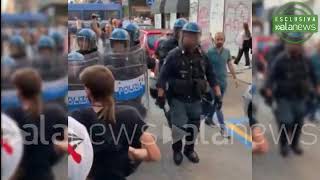 Torino cariche della polizia contro studenti [upl. by Rosalba]