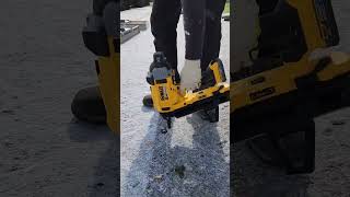 오랜만에 dewalt dcn890 윙탕 핀1557mm 콘크리트 네일건 [upl. by Nnanaej]