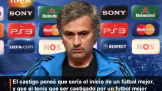 Mourinho corrige a traductor que quotinventaquot traducción [upl. by Refennej824]