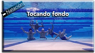 Como nadar al fondo de la piscina [upl. by Niowtna]