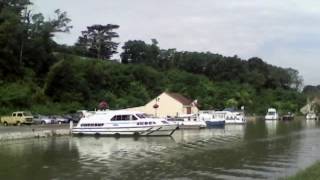 Le Canal latéral à la Loire à vélo et à moins de 2 kms du pontcanal de Briare [upl. by Nashom]