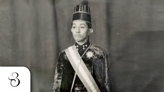 Penobatan Raja Keraton Surakarta tahun 1945  Jumenengan Sunan Pakubuwono XII [upl. by Ron]