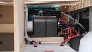 Druckwasserpumpe anschließen und heißes Wasser🔥💦 dank Warmwasserboiler im T5 DIY Campervan [upl. by Duwe]