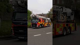 Tyne and Wear Fire and Rescue Service M03 arieal ladder platform responding [upl. by Kalvin]