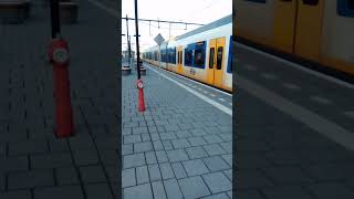 Vertrek stoptrein Utrecht den Bosch station Alphen aan den Rijn [upl. by Nalyad]