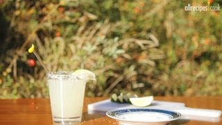 Margarita  videorecept voor Mexicaanse cocktail met tequila [upl. by Nisse]