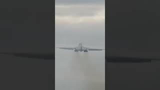 B1 BOMBER ABORTED LANDING AND GREAT STEEP BANKING CLIMB avgeeks b1bomber usa [upl. by Magulac]