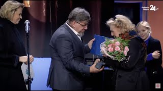 Ewa Wiśniewska i Jerzy Zelnik laureatami Wielkiej Nagrody Festiwalu „Dwa Teatry” [upl. by Ashli]