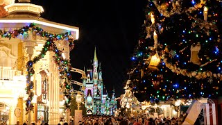 Magic Kingdom 2022 Christmas Decorations at Night in 4K  Walt Disney World Orlando Florida [upl. by Roldan]