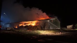 Großeinsatz in Hedeper Scheune in Vollbrand Einsatzfahrten Nachbarschaftshilfe SEG FFs amp OTon [upl. by Ansilme]