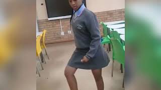 school kid dancing shaku shaku dance [upl. by Refinne680]