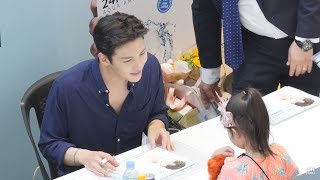 지창욱 과 어린 소녀 Ji Chang Wook meets a little girl  팬사인회 Fansign Event  HD FanCam  Starfield Hanam [upl. by Akemeuwkuhc680]