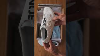 Unboxing the allnew Bont Vaypor SL bontcycling cycling [upl. by Meneau667]