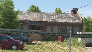 Activists fight to prevent CPS from tearing down historic building in Altgeld Gardens [upl. by Ahtiuqal454]