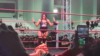 Rakhi Sawant को महिला पहलवान ने रिंग में कैसे पटका Wrestler Throws Rakhi on WWE Ring Floor [upl. by Tootsie]