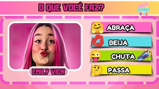 ABRAÇA BEIJA CHUTA OU PASSA Edição youtubers jazzghost katlen diversão jogos emillyvickof [upl. by Wera]