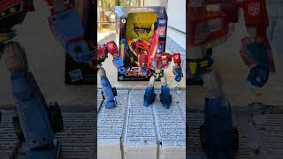 Transformers Legacy UNITED Animated Optimus Prime Vs Animated Deluxe Optimus Prime Clear [upl. by Willow]