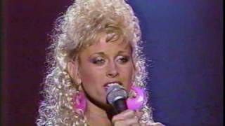 Lorrie Morgan I Fall to Pieces [upl. by Paten]