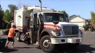 International Workstar Labrie Expert 2000 Garbage Truck [upl. by Hsima]