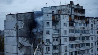 Rosyjskie ataki na Kijów Długotrwały alarm i poważne zniszczenia w mieście [upl. by Laney926]