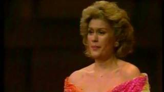 Dame Kiri Te Kanawa sings quotBella mia fiammaquot K528  Mozart  Nobel Jubilee Concert [upl. by Corsetti394]