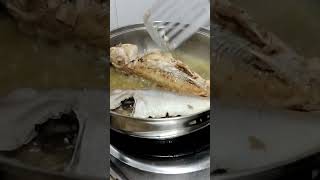 FRYING THREADFIN BREAM FISH asmr yummy youtubeshorts viralvideo satisfying shorts [upl. by Harmonia31]