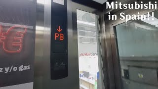 Mitsubishi MRL Traction Elevator at Media Markt Centro Comercial Plenilunio  Madrid Spain [upl. by Lesiram990]