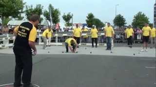 Record du monde 1000 boules dans lheure 2011 à Dreux [upl. by Ahtelat]