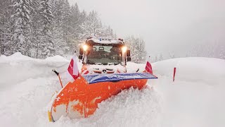 Schneeräumung am Timmelsjoch mit MercedesBenz Unimog [upl. by Etoile756]