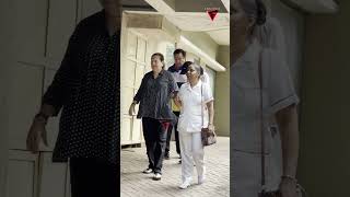 Randhir kapoor And Babita Kapoor Spotted At Kareena Kapoor House In Bandra [upl. by Eidnahs]