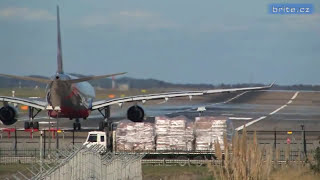 Sydney airport traffic  plane spotting  Letiště SYD [upl. by Eselrahc699]