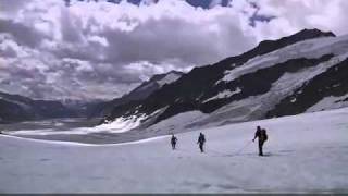 Wanderung über den Aletschgletscher vom Jungfraujoch zur Konkordiahütte 2010 [upl. by Fritts566]