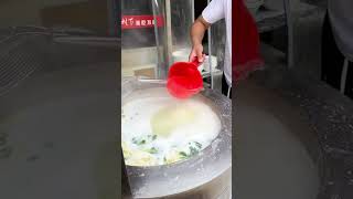 山西运城美食之【刀削面】可以炒，可以浇，这速度一会就削出十碗面，刀很有特点！山西面食 [upl. by Wrigley569]