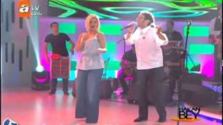 Hakan Bey  Haktan  Halkalı Şeker Canlı Performans 06082011 [upl. by Attey]