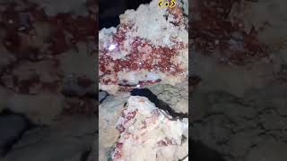 حجر الڤانادينيت Vanadinite stone crystalsounds الڤانادنيت [upl. by Ttirrem]