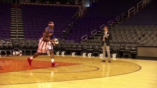 Tre canestri spettacolari da Guinness degli Harlem Globetrotters [upl. by Ettenej]