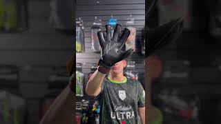 GANA LOS GUANTES 🧤guantesdeportero futbol [upl. by Zipnick]