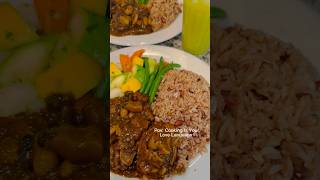 Brown Stewed Cow foot Rice amp Peas Sautéed Vegetables June Plum Juice jamaicancuisine jamaican [upl. by Sidoney219]