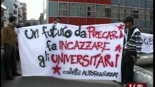 TG 211009 Bari studenti in protesta [upl. by Blondell369]