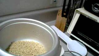 How to use a rice cooker [upl. by Materse]