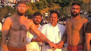 Chota Ganni hoshiyarpur Vs Irfan Iran kushti Dangal Bathinda Jammu 1992024 [upl. by Arytahs]