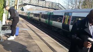 Southern train at Coulsdon South [upl. by Bihas109]