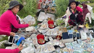 Wow Lucky girl Found A lot Money  and good thing at Trash Place  Dumpster Diving [upl. by Nimsaj]