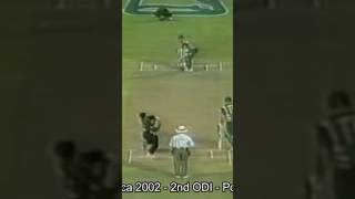 Waqar Younis vs Herschelle Gibbs shorts cricket [upl. by Dearr]