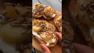 Peach honey drizzle toast🍑🍯🍞 summerlunch healthylunchrecipes homemadefood healthyrecipes [upl. by Bremser]